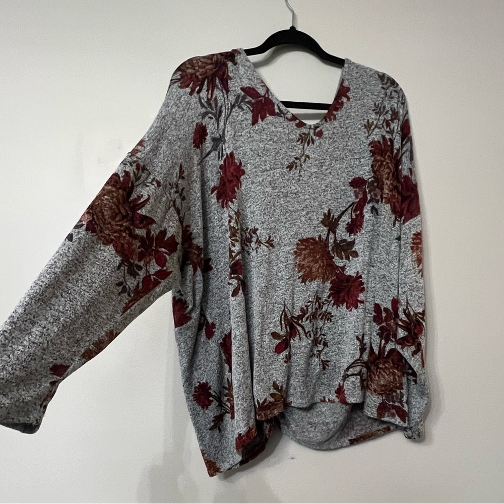 blouse - Picture 3 of 3